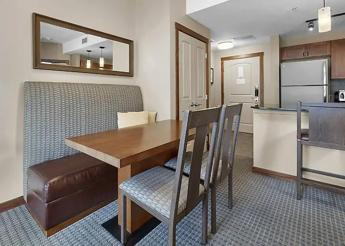 Mountain View Escape With Open Hot Tub, Views!!