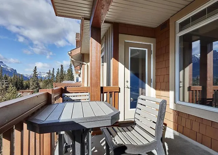 Mountain View Escape With Open Hot Tub, Views!!