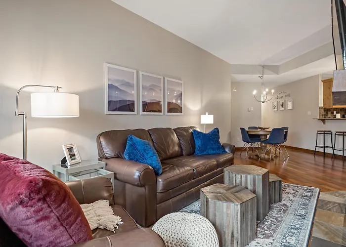 Ridgeview Loft - Top Floor 2 Bed 2 Bath, Amazing Views