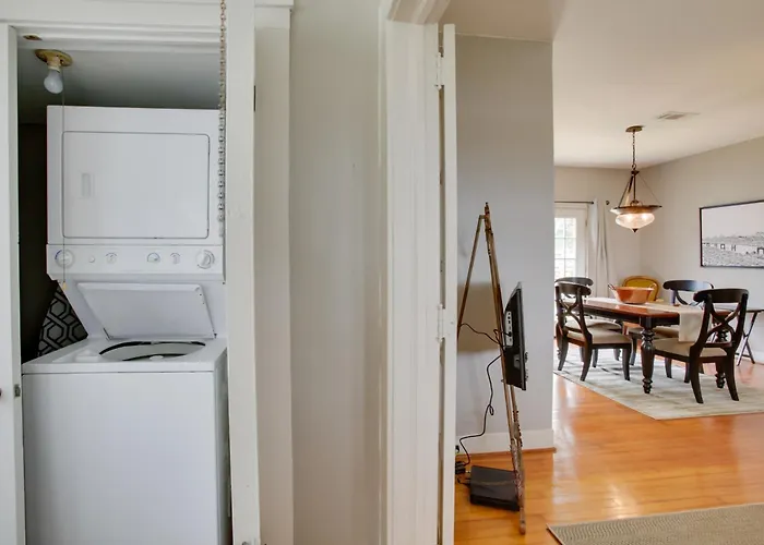 Charming Cottage W/ Mississippi River Views!