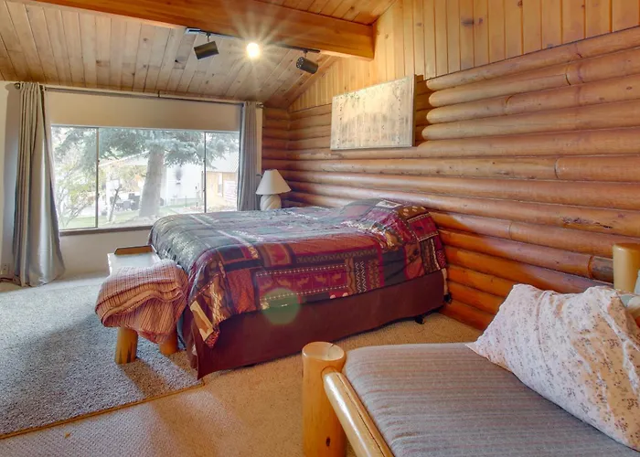 Walk To Lava Hot Springs Pools From Cozy Cabin!