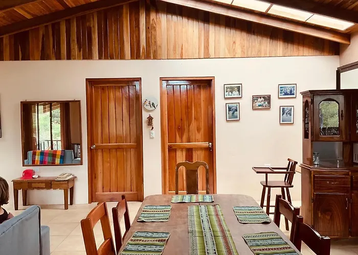 Casa De Montana Tica Linda