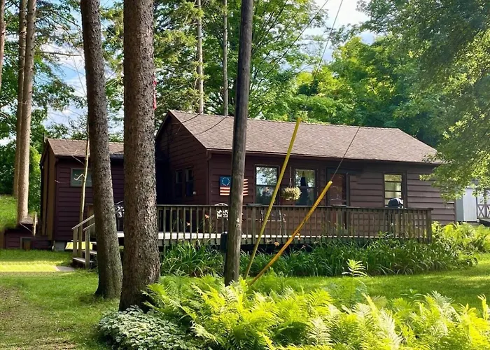 Cozy Cottage Lake Access Fire Pit