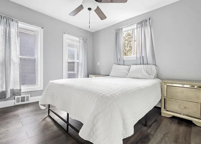 Modern 5Br Home Perfect For Families