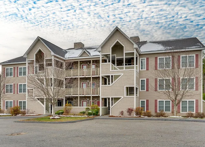 Relaxing Lincoln Condo W/ Fireplace & Shuttle