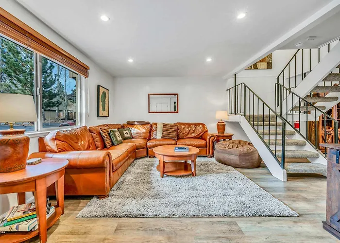 Modern 3Bd -Walk To Lake & Beach