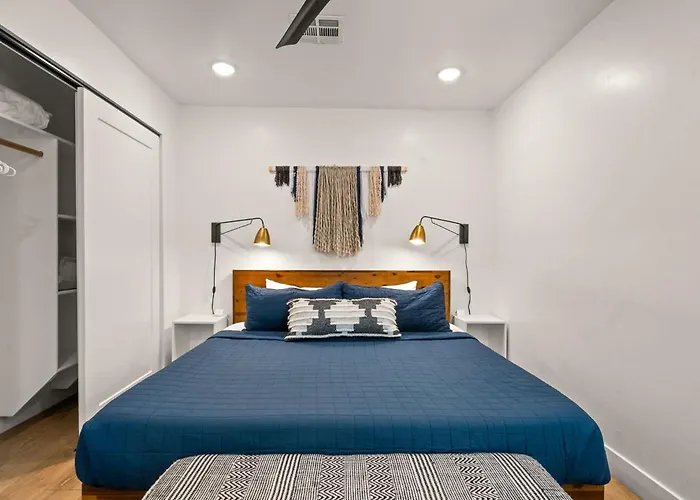 Near Downtown Stylish 2Br With Amazing Patio - 4