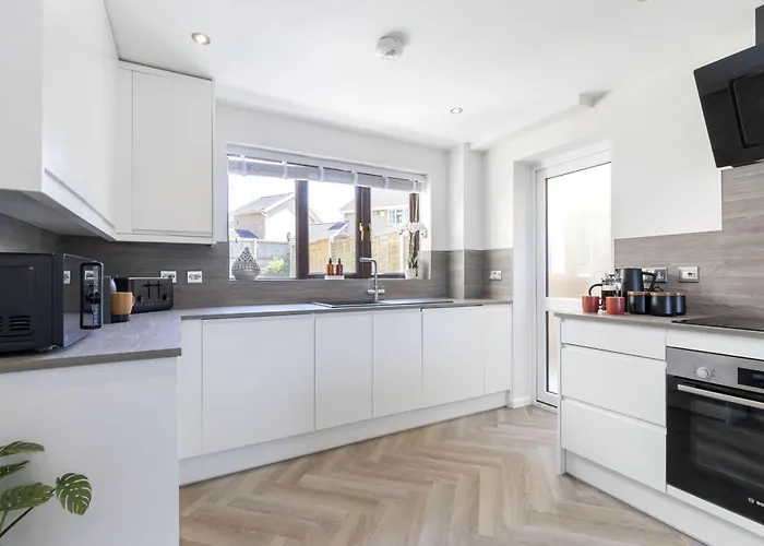 Stunning Five Bed Detached Home With Hot Tub