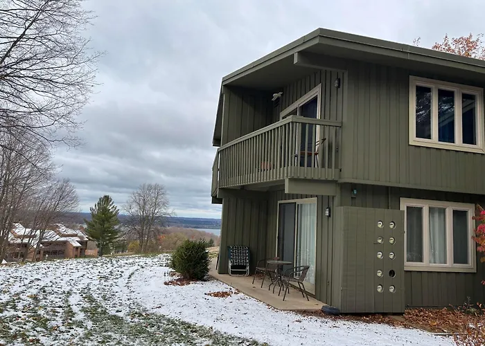 Shanty Creek, Condo, Golf ,Sleeps 4, Pets Welcome!