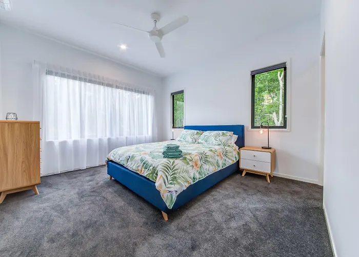 Hillside Haven - Airlie Beach