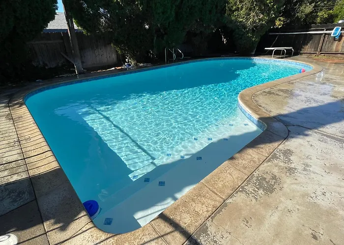 Beautiful Home & Pool