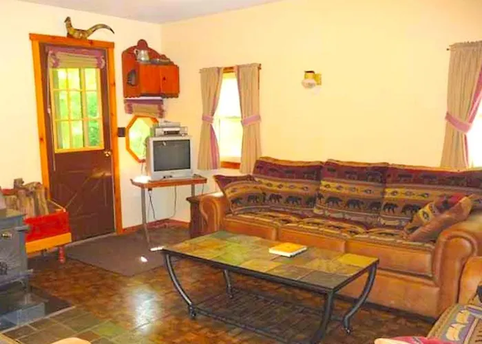 Cozy Vacation Cabin Near Allegheny State Forest, Pennsylvania