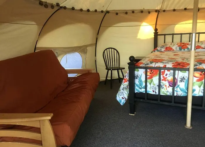 Lotus Yurt In Vineyard Overlooking Monterey Bay Near Los Gatos, California