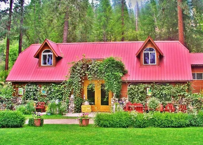 Luxurious Bed And Breakfast Suite For One Or Two Couples Near Kettle Falls, Washington