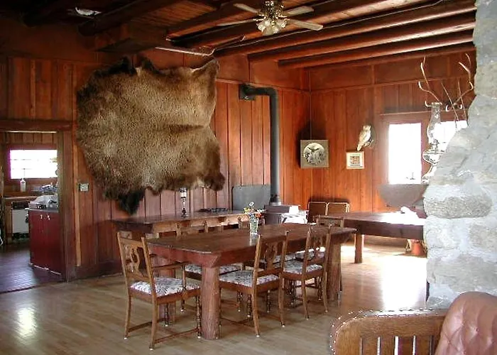 Group Vacation Rental For Family And Corporate Getaways Near Glacier National Park, Montana