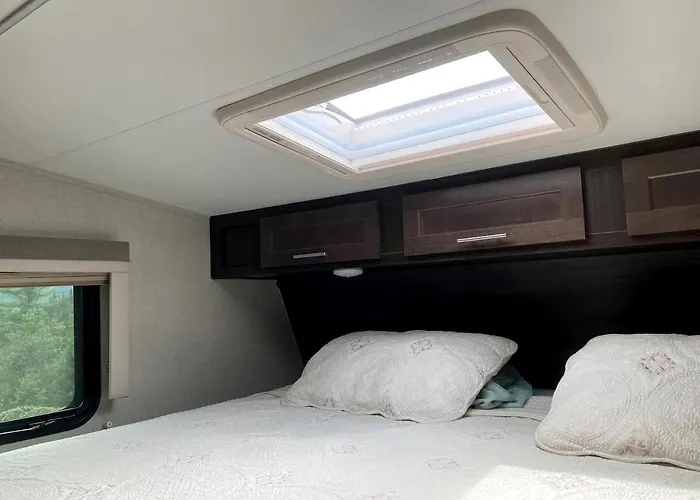 Tiny Caravan Great For Couples With Landscape Views In Idaho