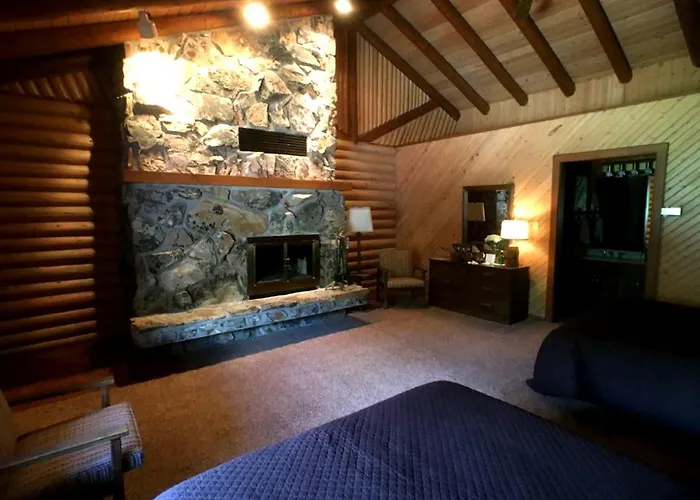 Amazing Lodge Rental Ideal For Events In Encampment, Wyoming