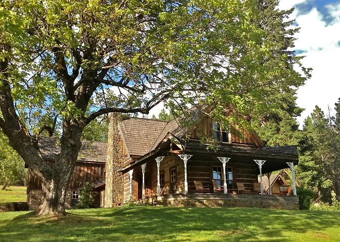 Charming Log Cabin Rental With Outdoor Grill Near Gifford Pinchot National Forest