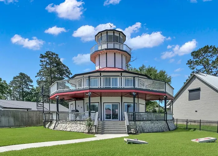 Lighthouse Views & Lake Vibes - 4Br Retreat In Livingston, Tx