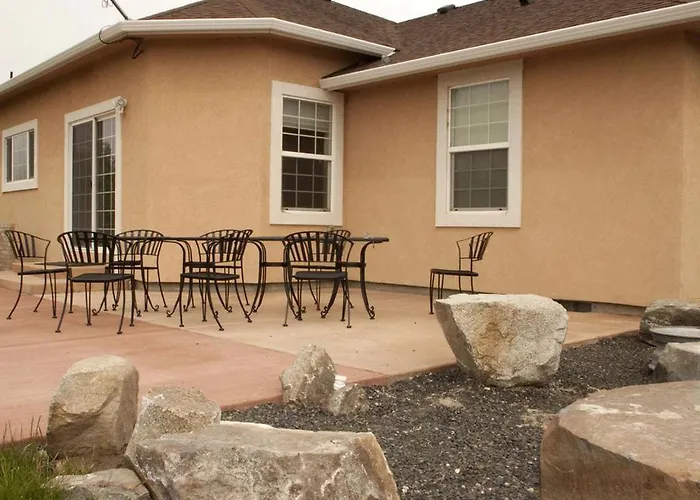 Secluded Vacation Rental With Picturesque Vineyard Views In Benton City, Washington