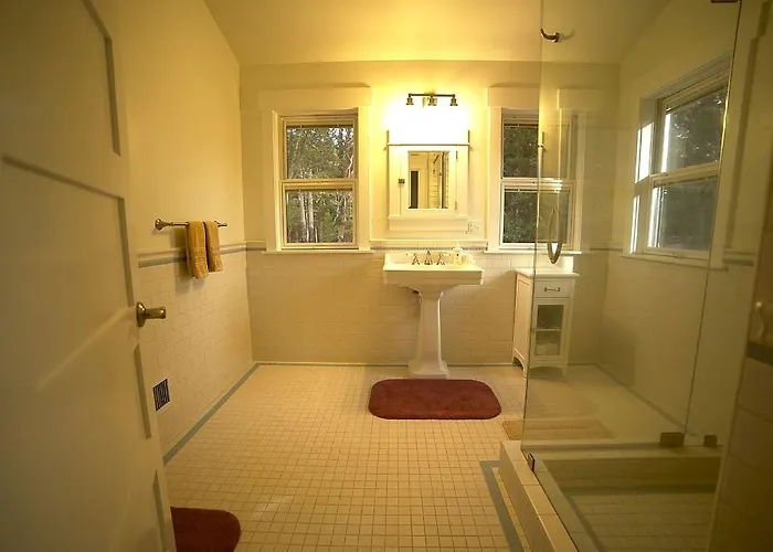 Luxury Cabin Rental In The Cascade Mountains Near Crater Lake, Southern Oregon