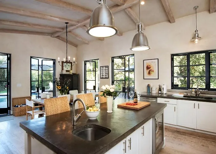 Elegant Kenwood Accommodation With A Pool Ideal For Luxury Sonoma County Getaways