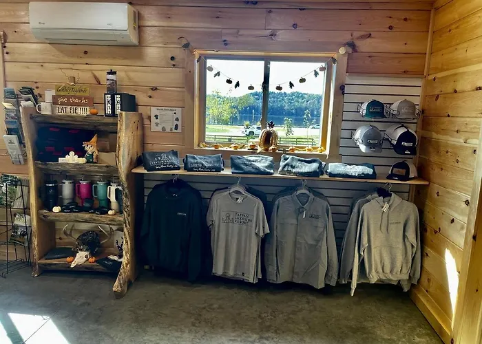 Wooden Chic Cabin Fully Stocked Near Tappan Lake In Ohio