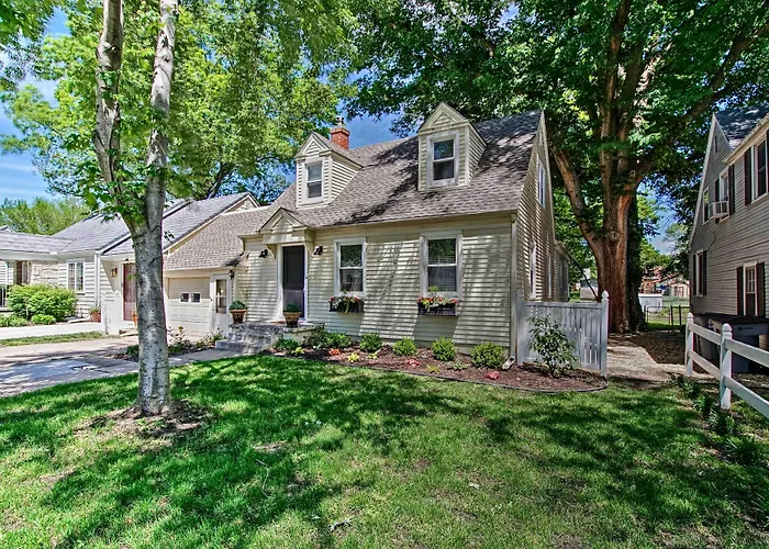 Cute Emporia House - Mins To Downtown & Esu!