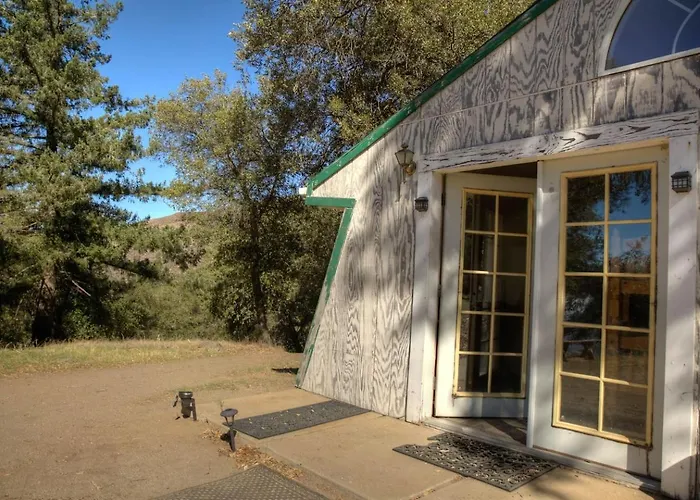Group Bunkhouse Sleeps 12 Mountain Views