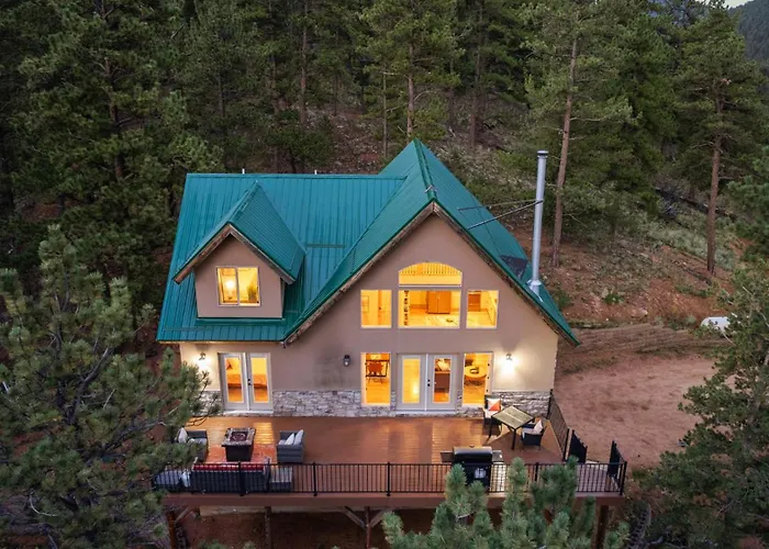 Mountain View Retreat- Private Hot Tub & Views