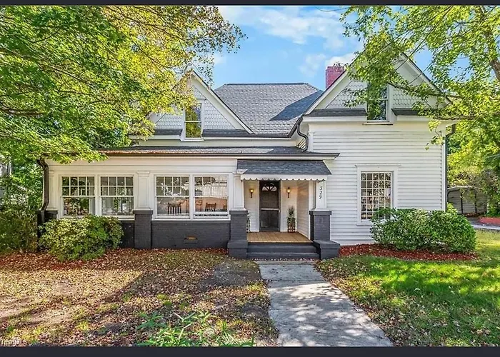 Gorgeous And Spacious Thomasville Downtown Home