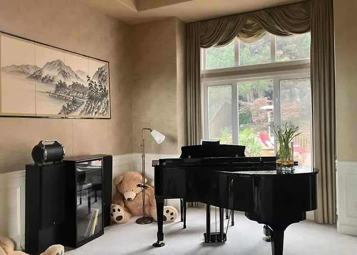 1 Bedroom In A Lakeview House Near Redmond Dt