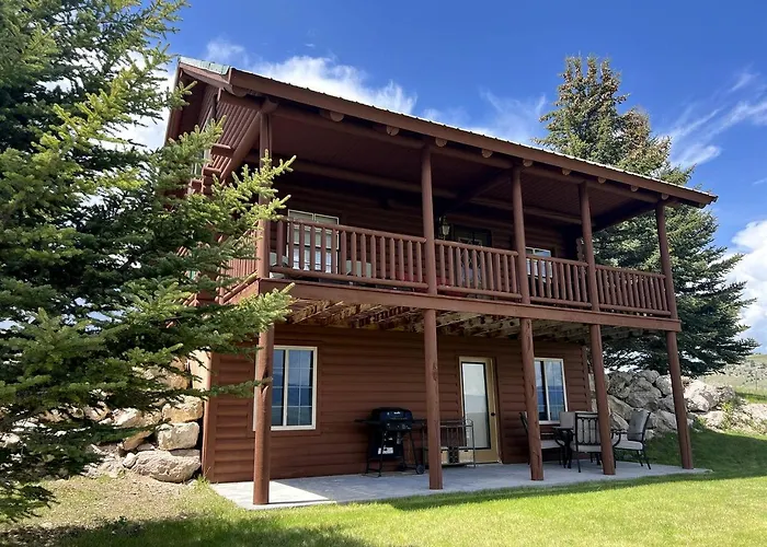 Charming Cabin With Spectacular Mountain Views Near Madison River In Ennis, Montana