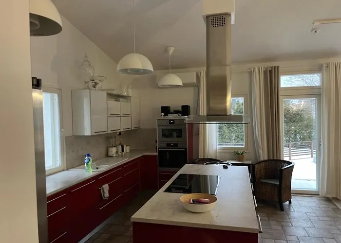 Wonderful Townhouse 214 M2 Close To Outdoor Areas