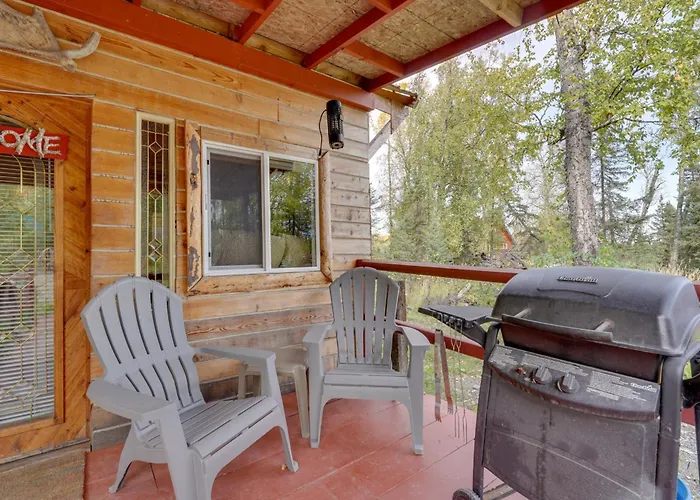 Fish, Hike & Explore: Lakefront Cabin In Soldotna