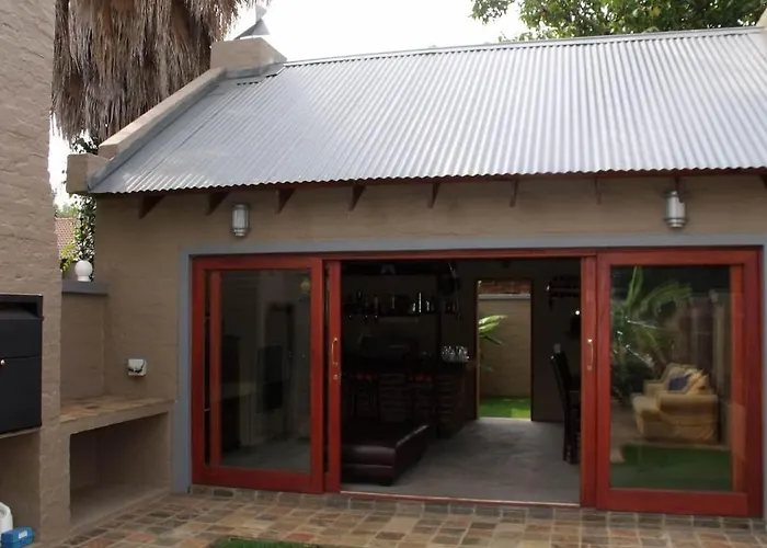 Commalong Lodge