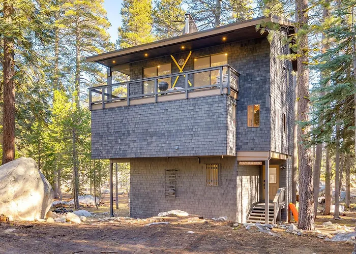 Ski-In/Ski-Out Retreat W/ Sauna In Bear Valley!