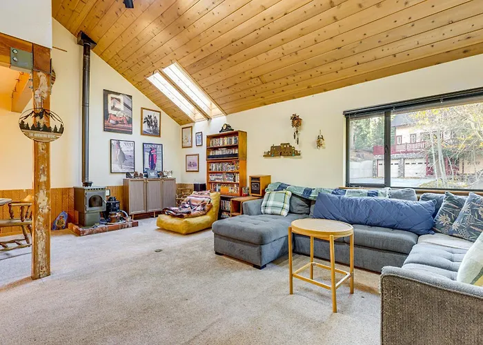 1 Mi To Skiing! Cabin Hideaway On June Lake Loop