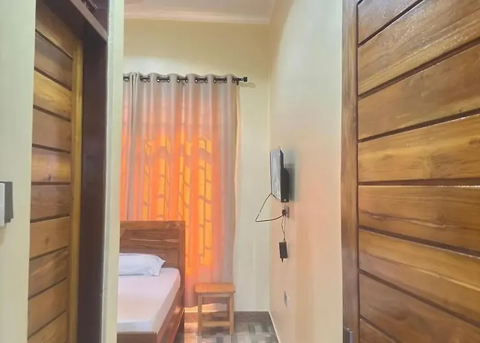 Serengeti Safari Inn