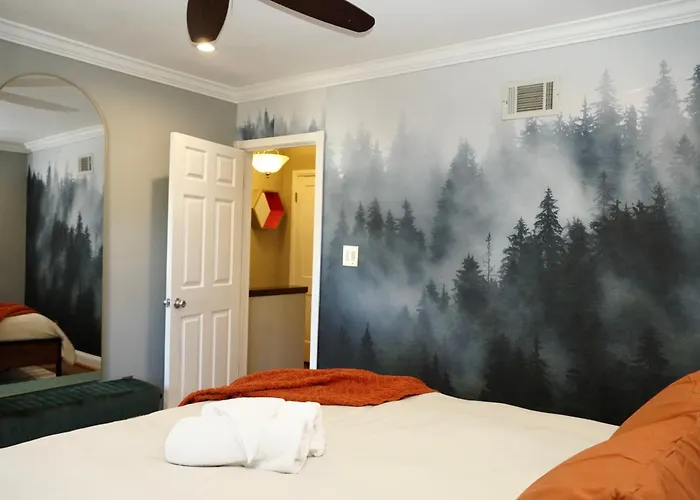 Cozy House, Pool Table And Parking, Mins To Dc