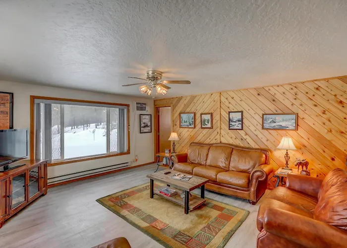 Ponderosa - 5-Acre Retreat With Serene Views By Lake Cascade
