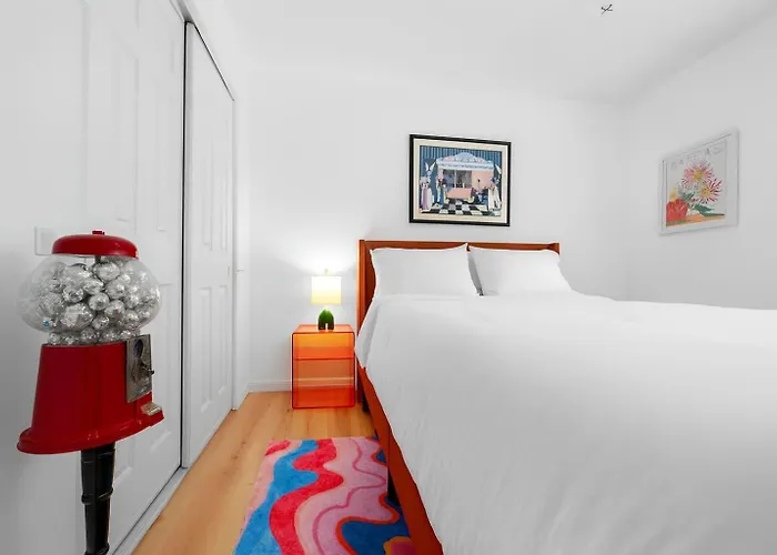 The Happy Haven - Near Manatee Tours - Pet Friendly
