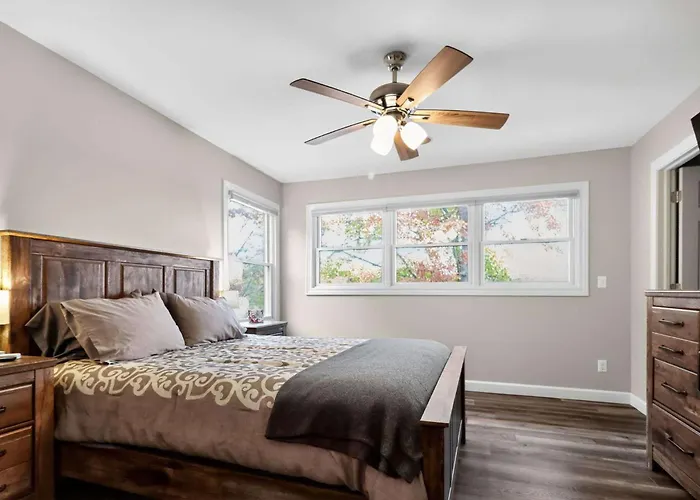 Pet-Friendly Grass Lake Hideaway