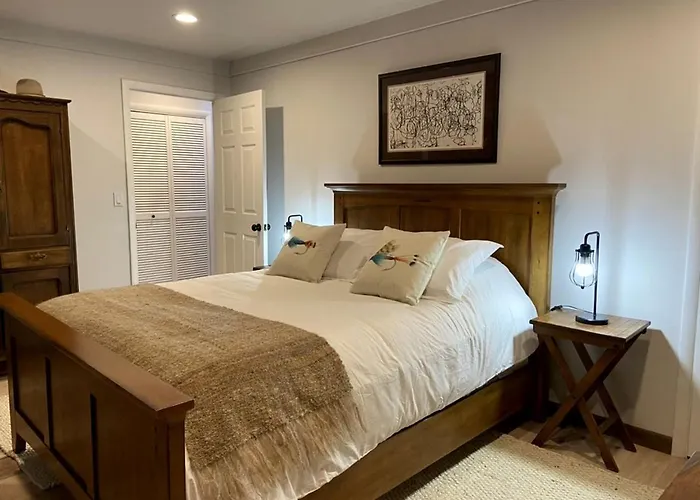 Elegant Western-Style Vacation Rental With Mountain Views Near Madison River In Ennis, Montana