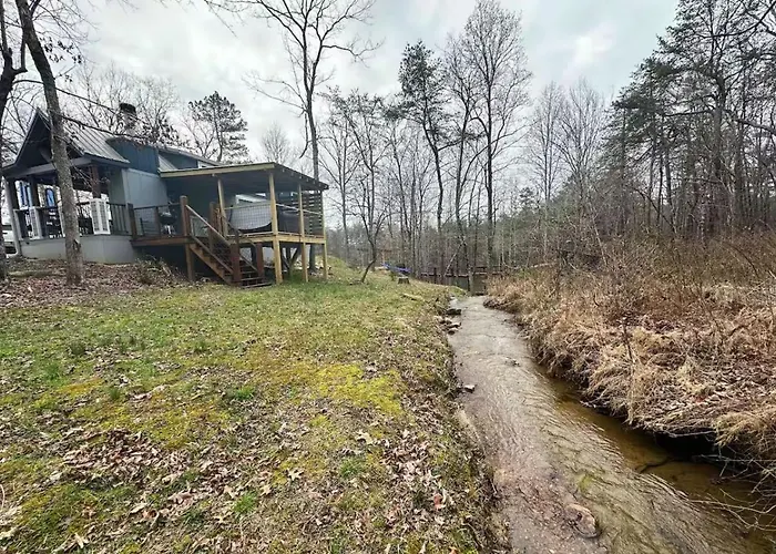 Waterfall Cottage, Hot Tub, Game Room, Fire Pit