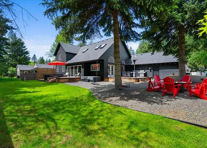 Lake, Hot Tub, Golf Retreat