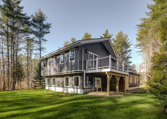Modern Gem On 15 Acres, 5 Mi To Old Orchard Beach!
