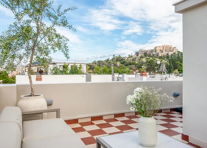 Historic Villa With Hot Tub Beneath The Acropolis
