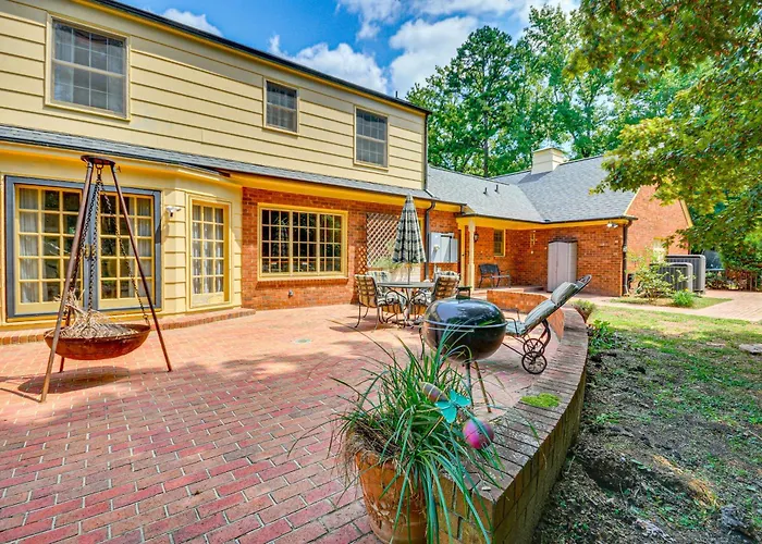 2 Mi To Main St Thomasville: Family Home W/ Games