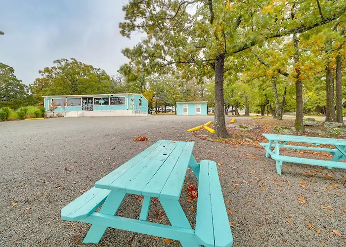 Lake Eufaula Cabin W/ Dock At Nine Marina